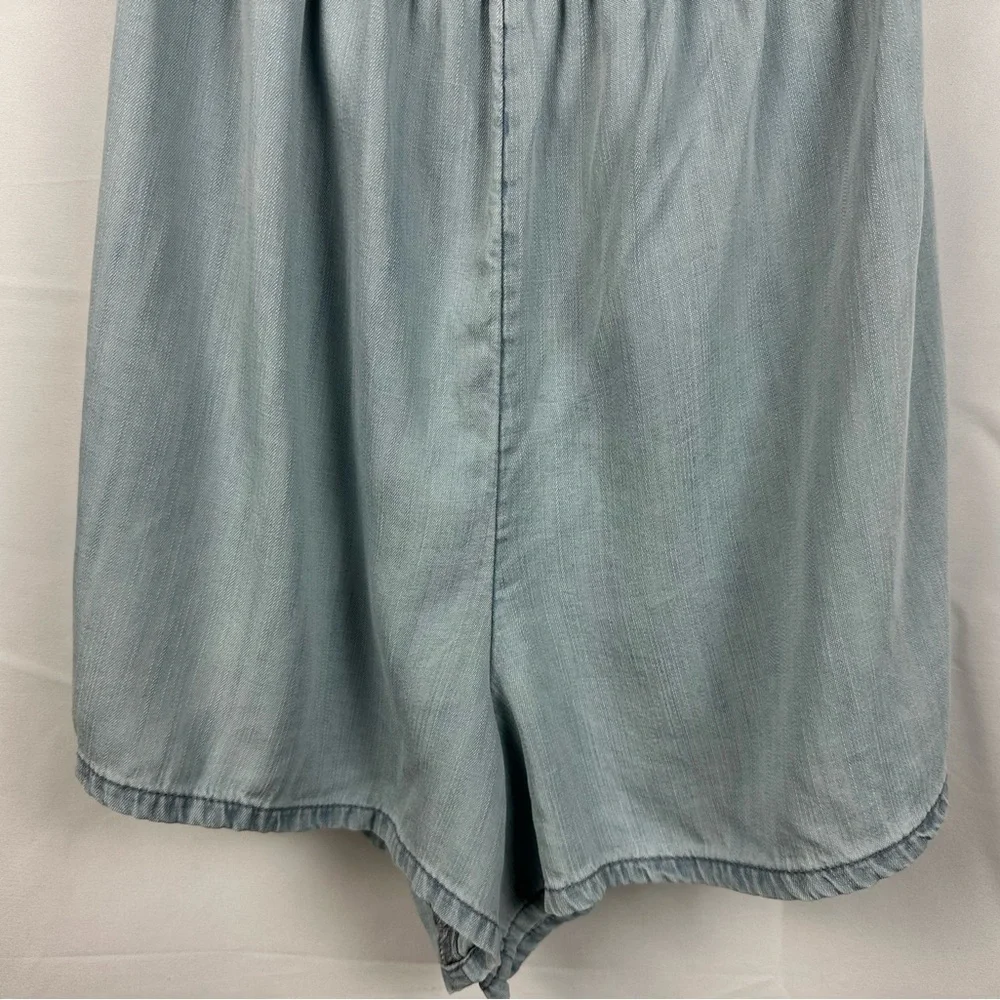 American Eagle Off The Shoulder Chambray Romper. Size Medium. Light wash. - Picture 10 of 11